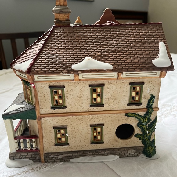 Ceramic Christmas House with clock tower - Picture 5 of 5